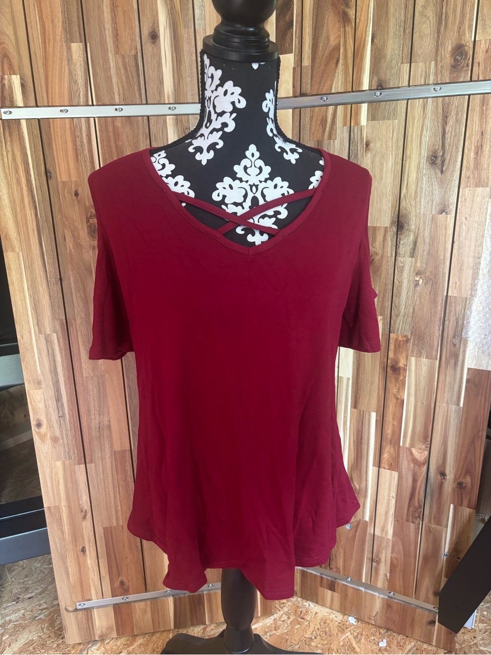 Women’s Amazon Essentials Short Sleeve Top Blouse in Color “Wine” NWT